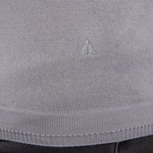 Lade das Bild in den Galerie-Viewer, Essential Roll-neck Pullover PETER Artikelnummer: T1006-105 Farbe: Silber Detail/Logo