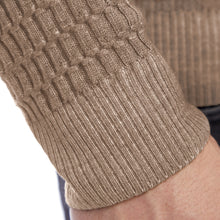 Lade das Bild in den Galerie-Viewer, Crew-neck Grid Knit Vintage Pullover NICHOLAS Artikelnummer: T1069/1-227 Farbe: Greige Detail