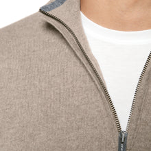 Lade das Bild in den Galerie-Viewer, Quarter Zip Pure Cashmere Pullover LEONELLO Artikelnummer: T1071-205 Farbe: Beige Detail