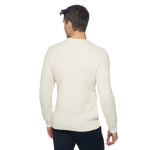 Lade das Bild in den Galerie-Viewer, Crew-neck Diamond Grid Pullover PIERO T1074-218 Farbe: Ecru Rückseite
